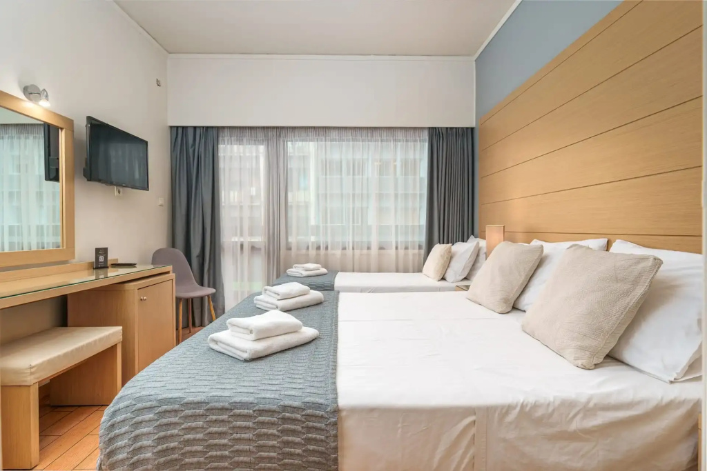 Triple room
