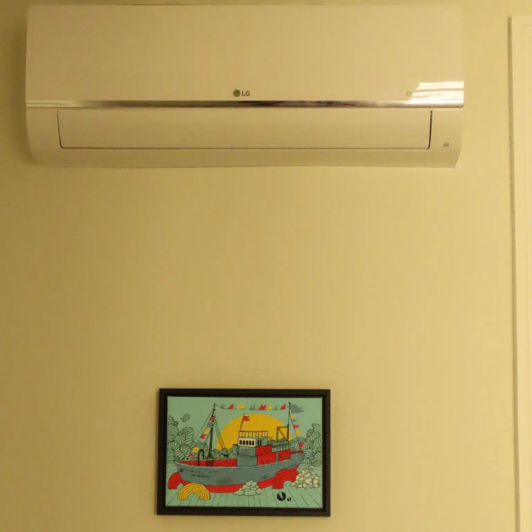 Standard Double room with balcony (full double bed)