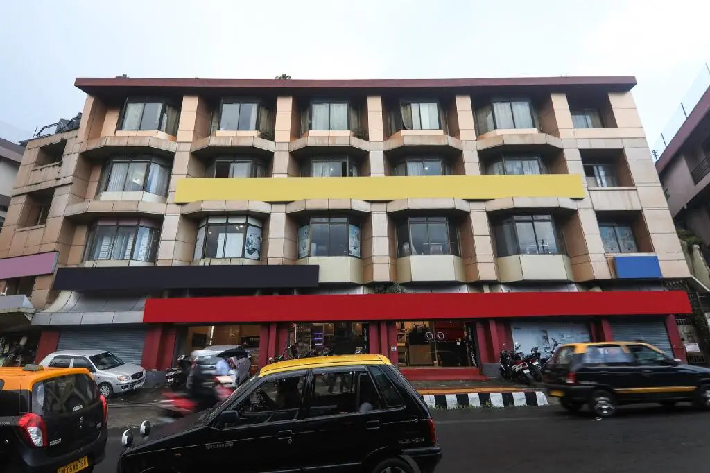 Hotel Golden Peak by OYO