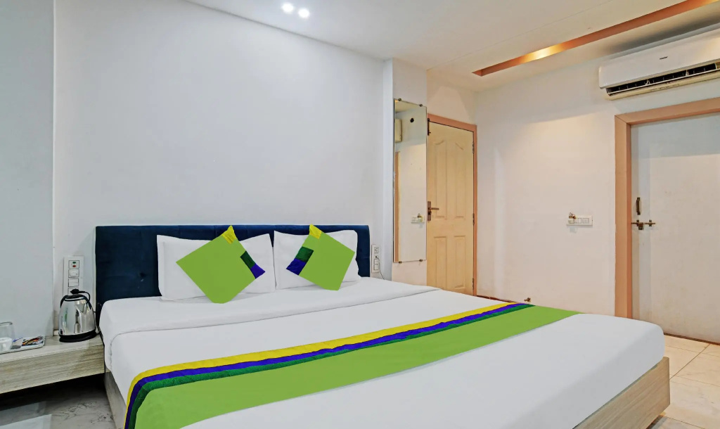 Economy room