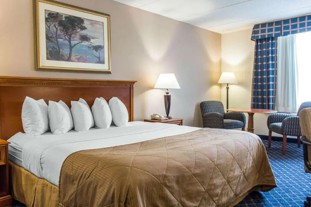 Clarion Hotel & Conference Center Ronkonkoma MacArthur Airport - Chambres