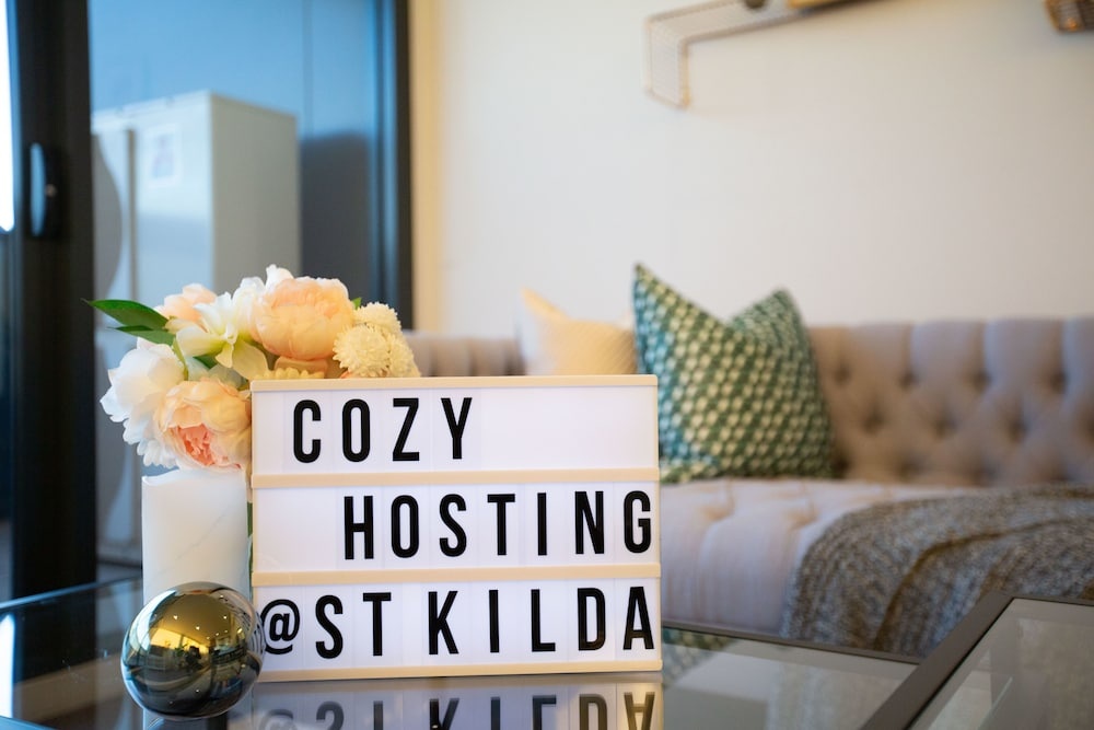 107light Filled Cozy Apt in the Heart of St Kilda