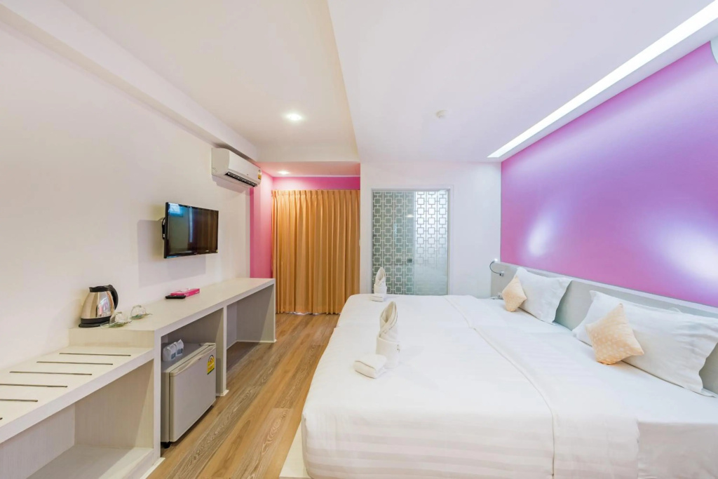 Отель The Tint at Phuket town в Пхукет (город)