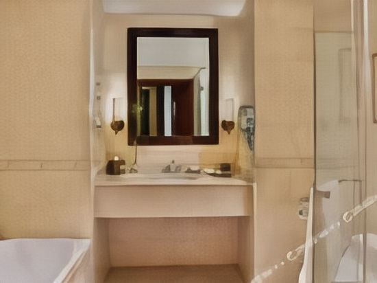 Anantara Desert Islands Resort & Spa