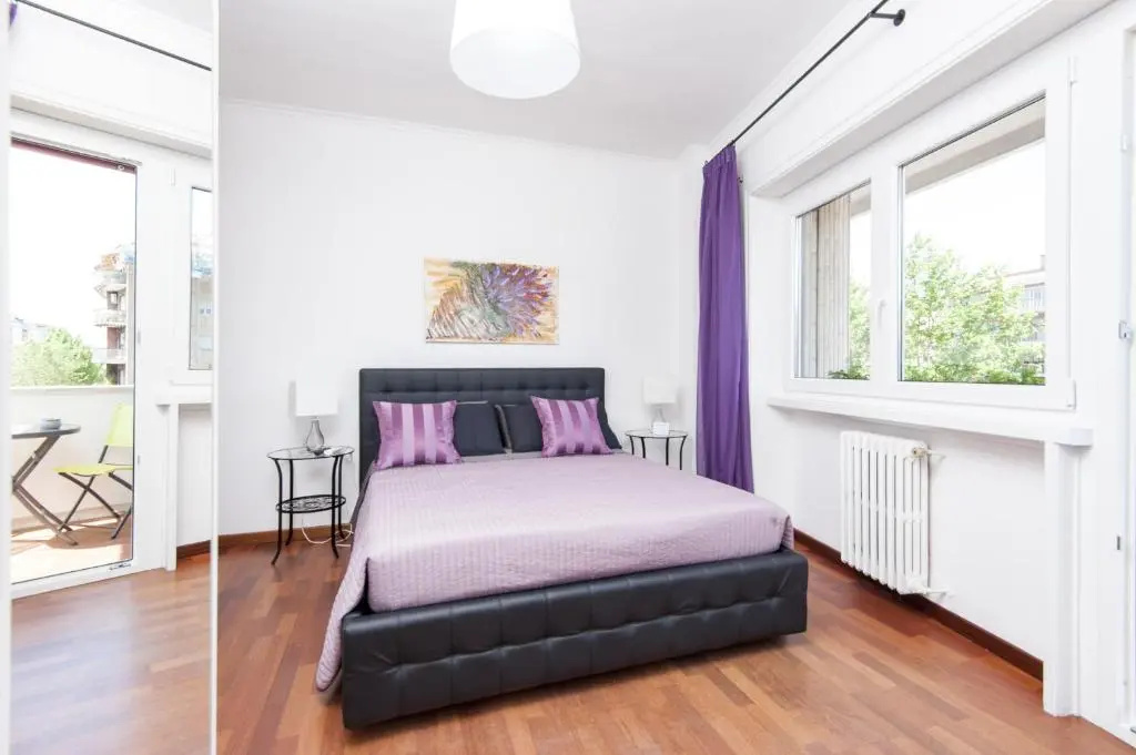 Standard Double room with balcony (full double bed)