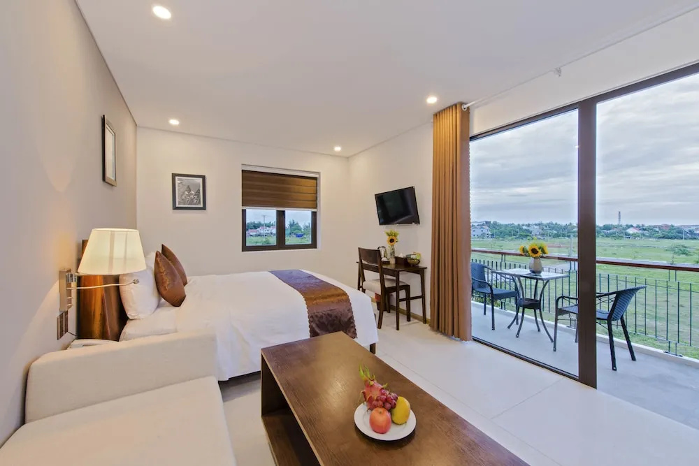 Deluxe Double room with balcony and with river view (full double bed)