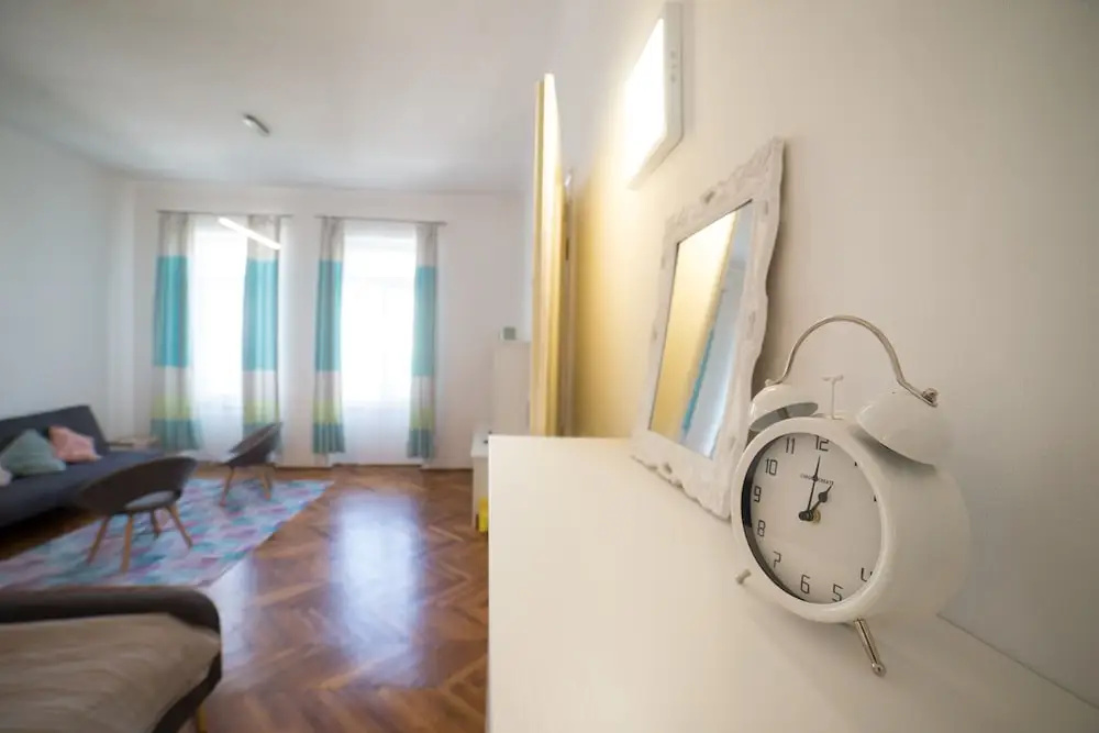Mathe Apartments 4