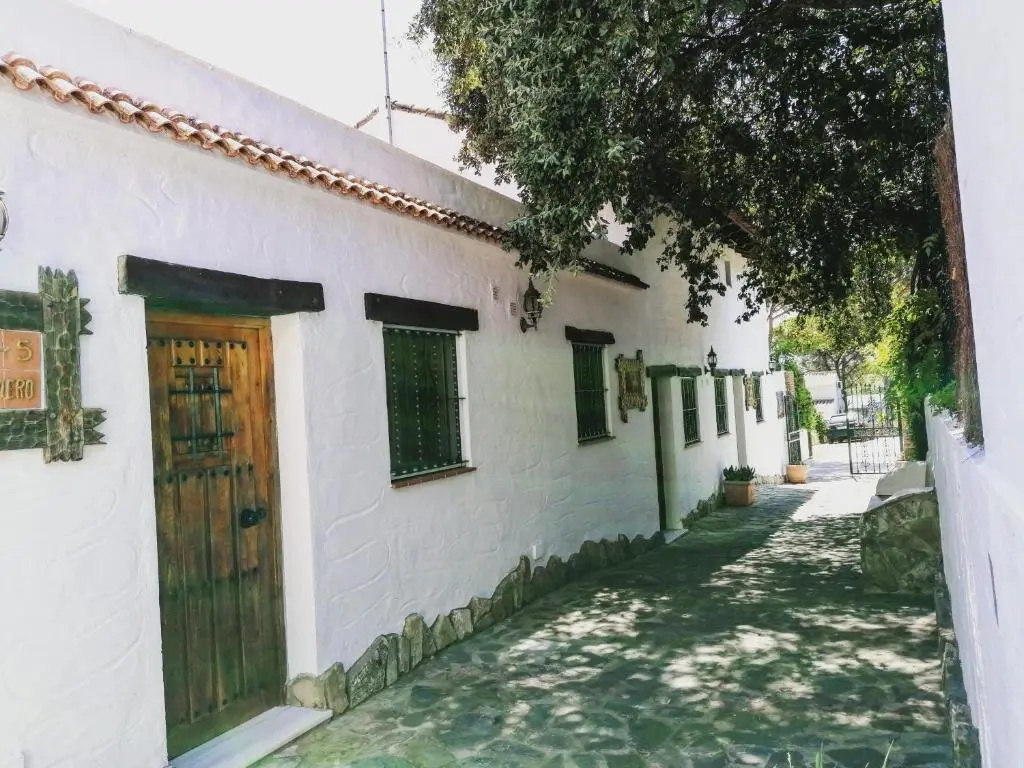 2 Bedrooms Bungalow