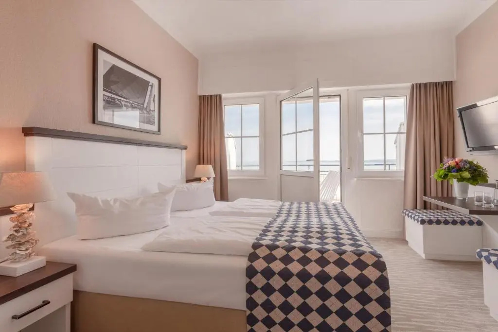 Standard Double room with sea view (full double bed)