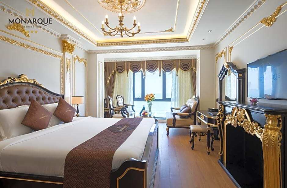 Monarque Hotel Danang