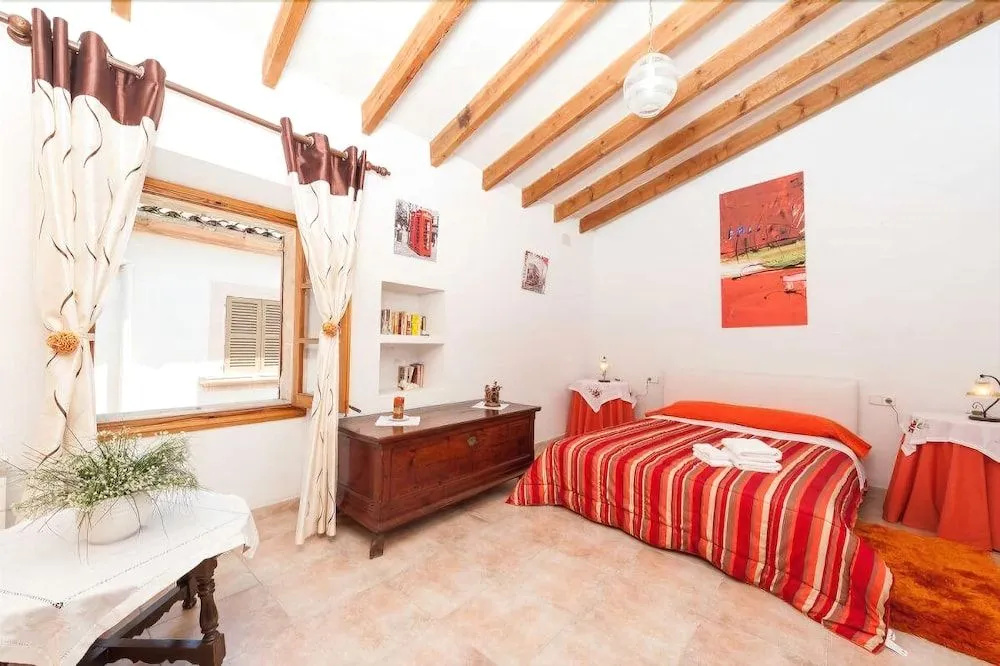 Ses Muralles Boutique House - Général