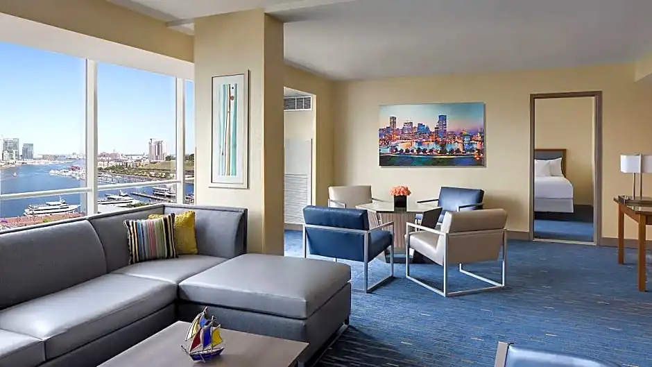 Premier Double Suite with city view (full double bed)
