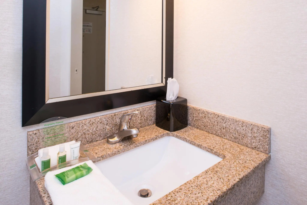 Double Suite (full double bed)