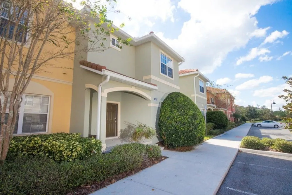 Paradise Palms 8964