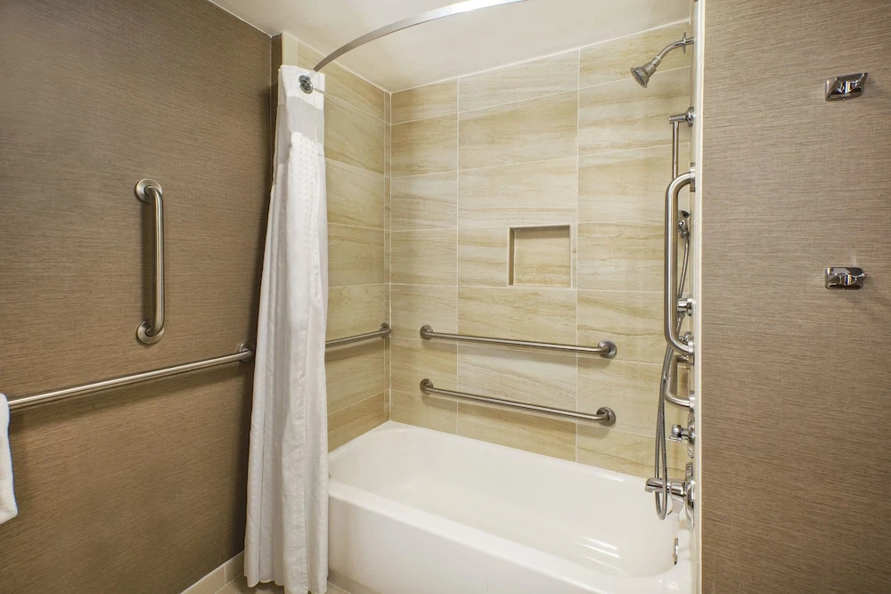 Holiday Inn Washington-Dulles International Airport by IHG - Chambres