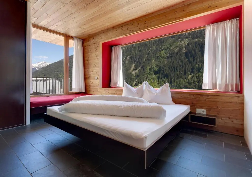 Apartment with mountain view