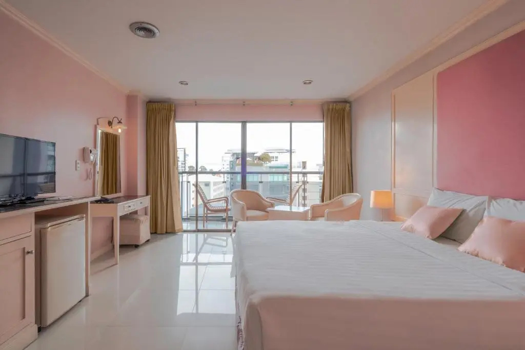 Superior Double room with balcony (full double bed)