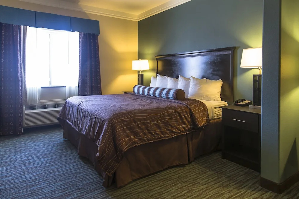 Double Suite (full double bed)