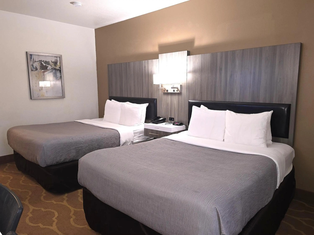 Quality Inn & Suites Longview Kelso — 4