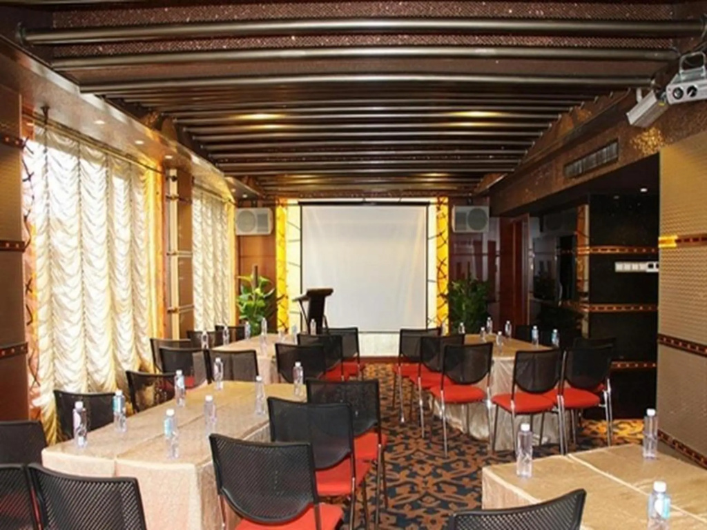 Food & Beverage