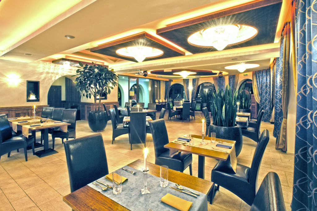 Food & Beverage