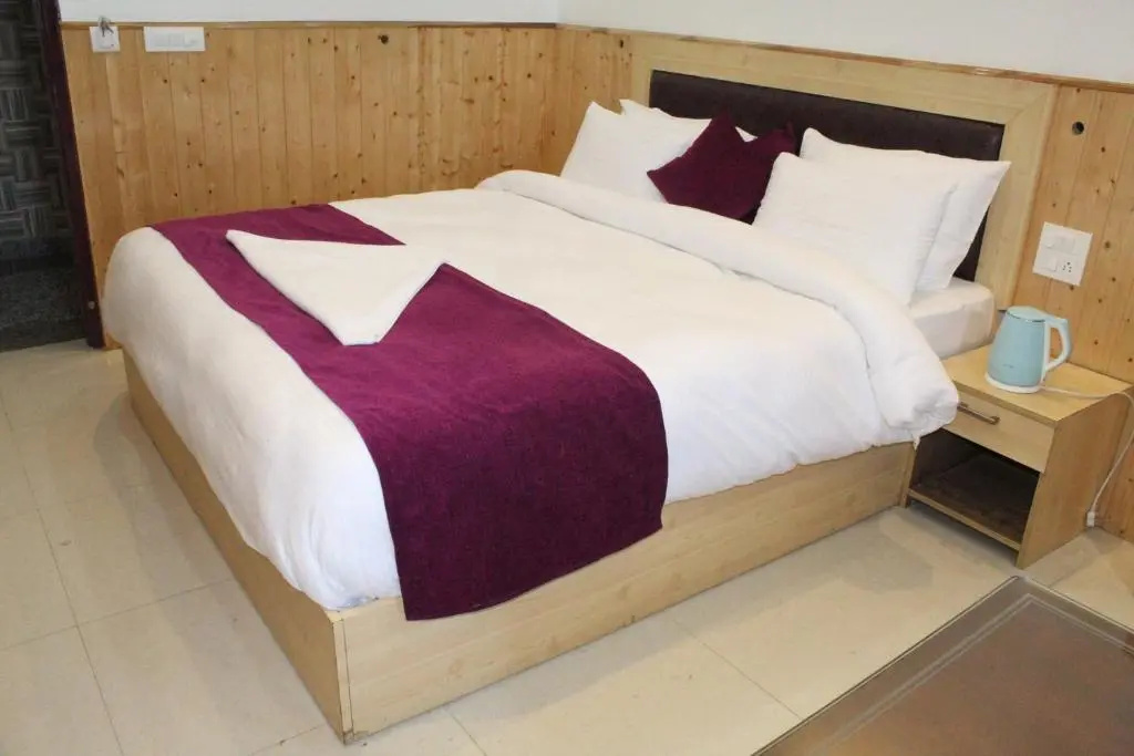 Standard Double room (full double bed)