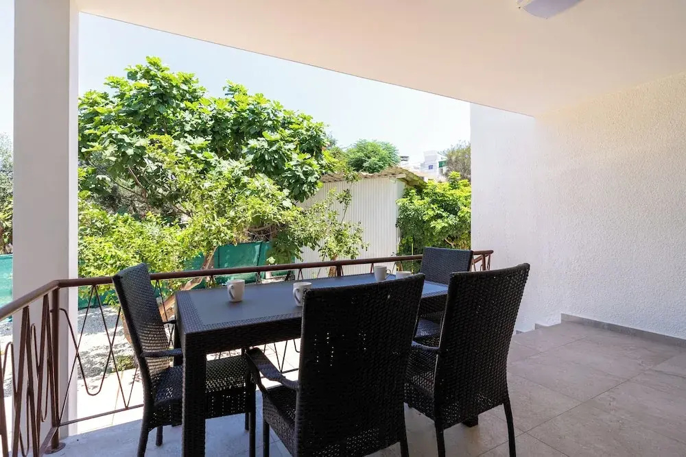 Verdant 1-BR Apt & Balcony in Larnaca