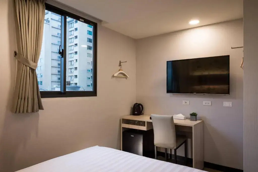 Standard Double room (full double bed)