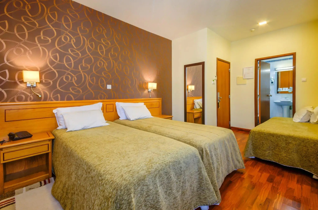 Triple room