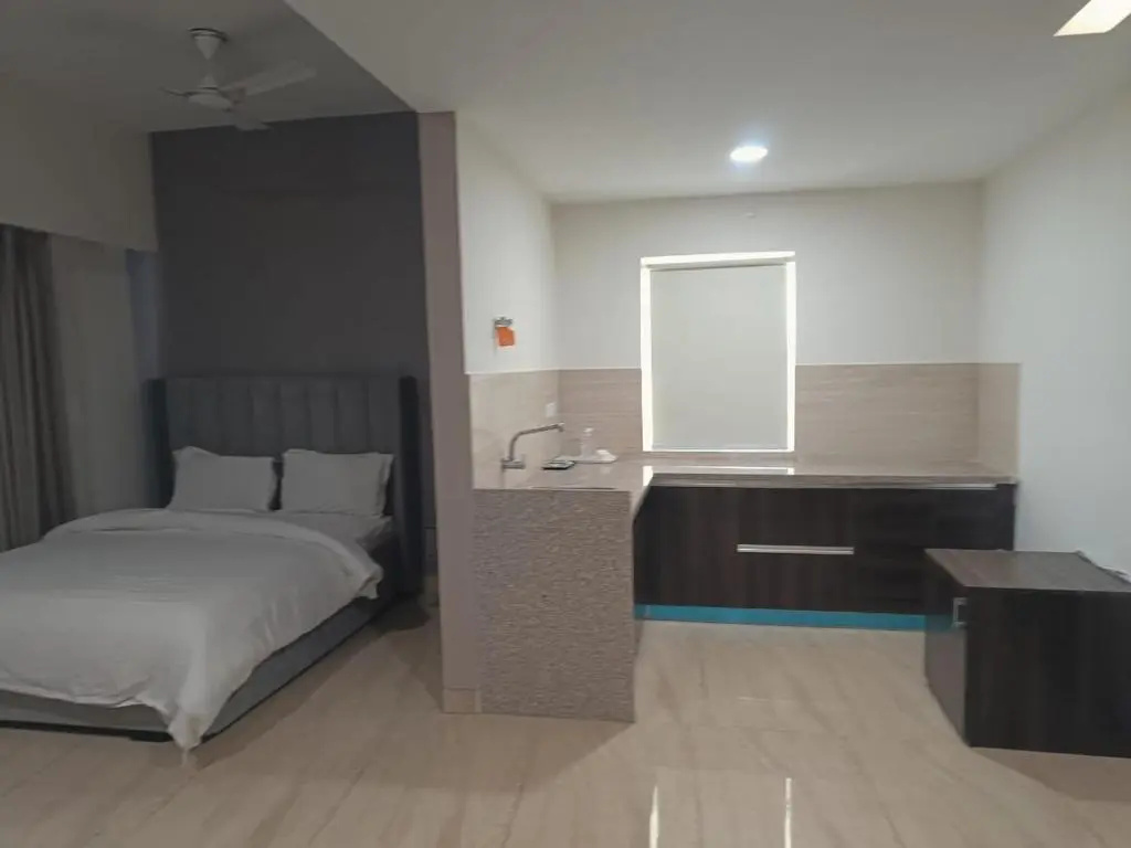 Deluxe Studio
