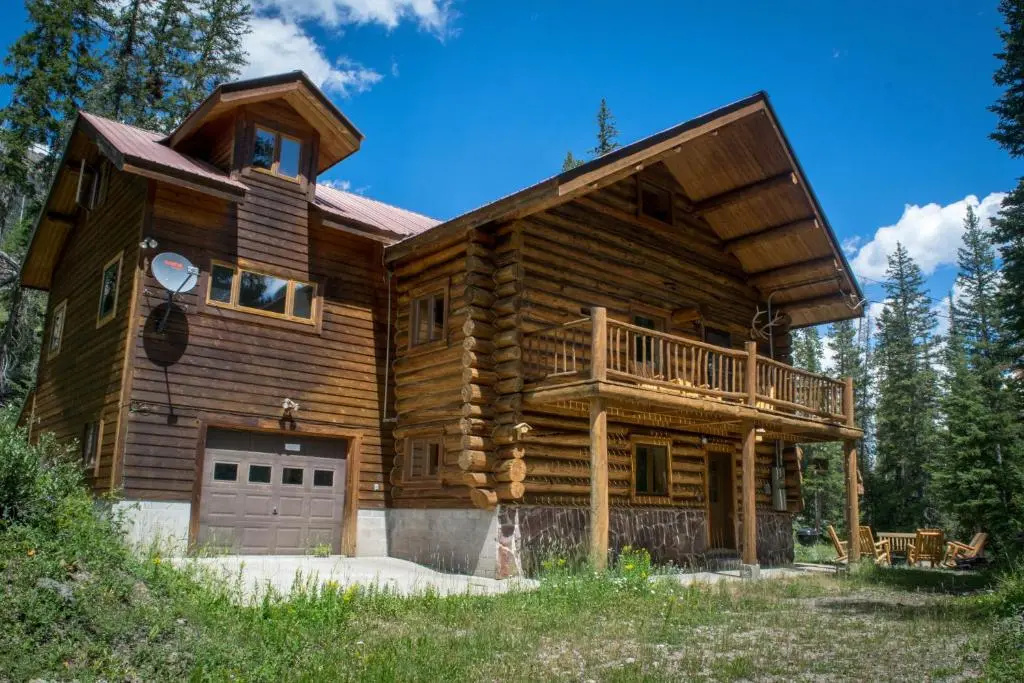 5 Bedrooms Cottage