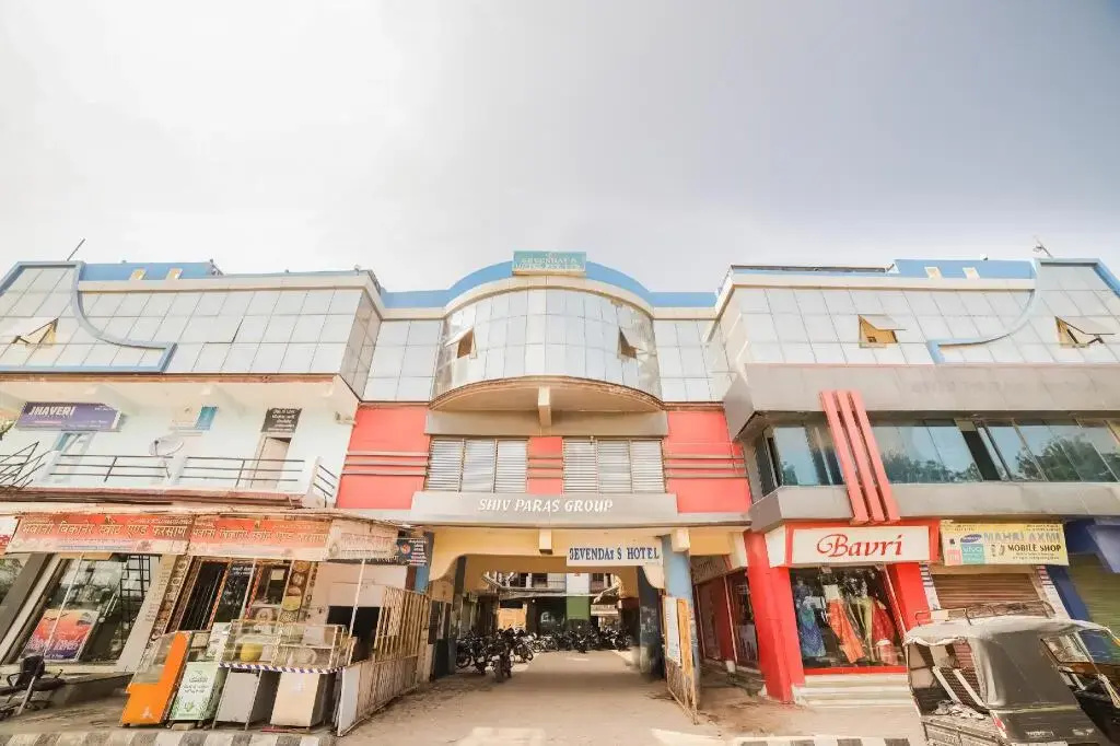 Seven Days Hotel And Restaurants by OYO Rooms