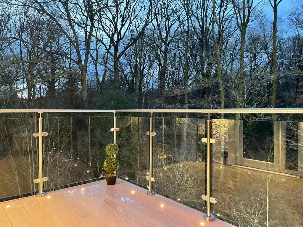 Deluxe Double room with balcony (full double bed)
