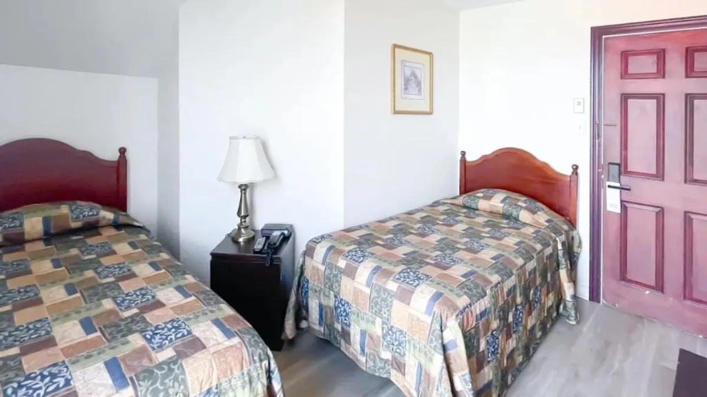 Commons Inn — 5