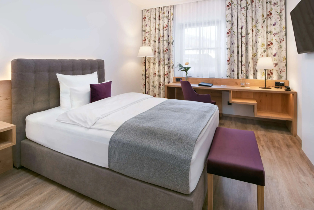 Superior Double room (full double bed)