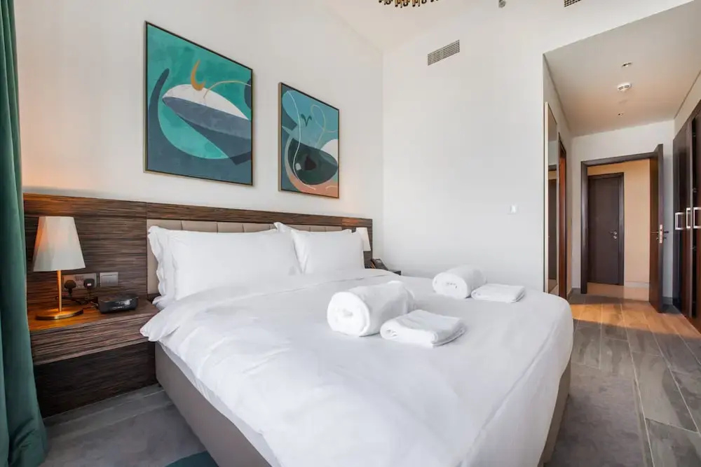 Maison Privee - Chic Coastal Escape w/ Sea Views on Palm Entry — фото