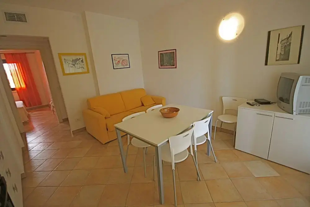 2 Bedrooms Cottage