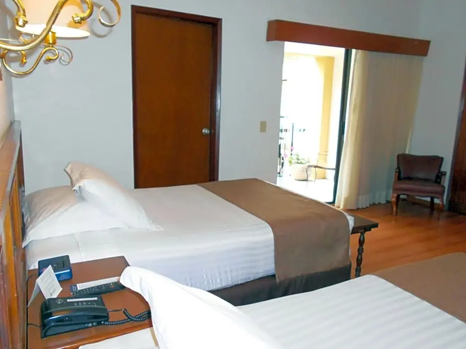 Hotel De Mendoza - Chambres