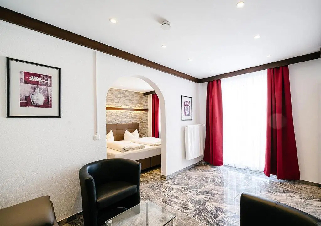 Deluxe Double room with balcony (full double bed)