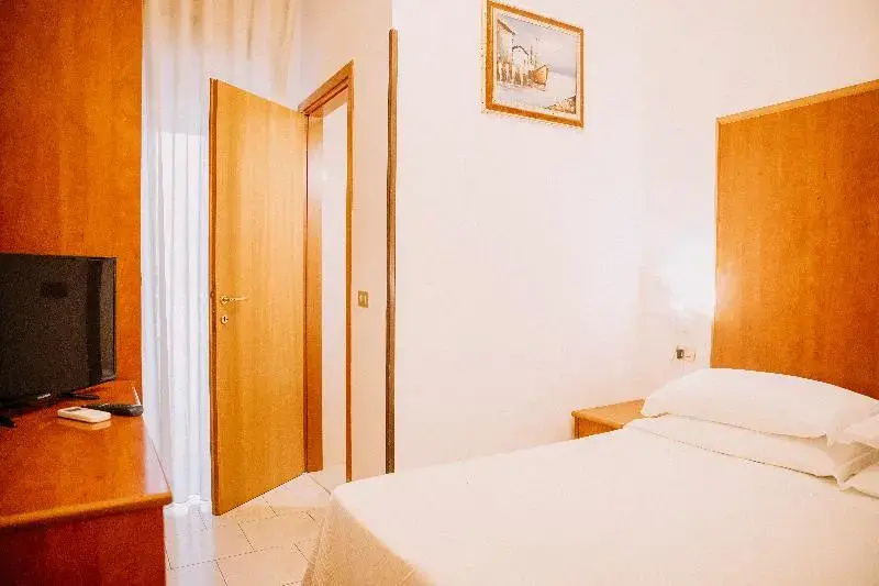 Economy Double room (full double bed)