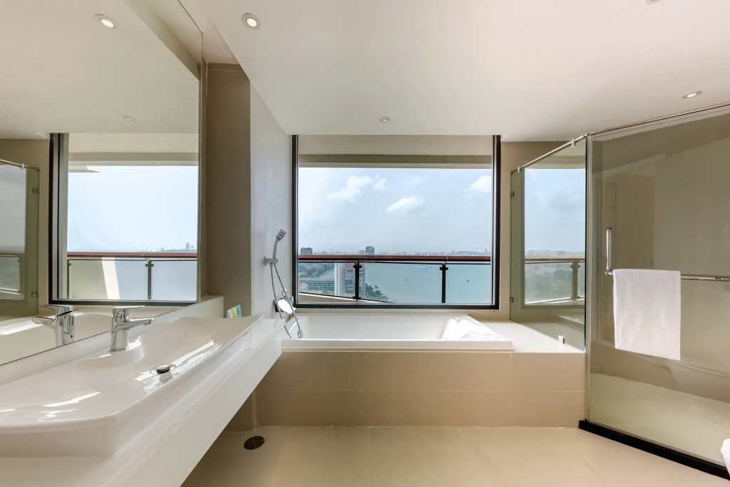 Deluxe Corner Double room with sea view (twin beds)
