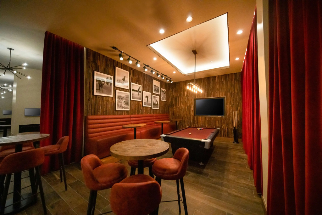 Lobby & Reception