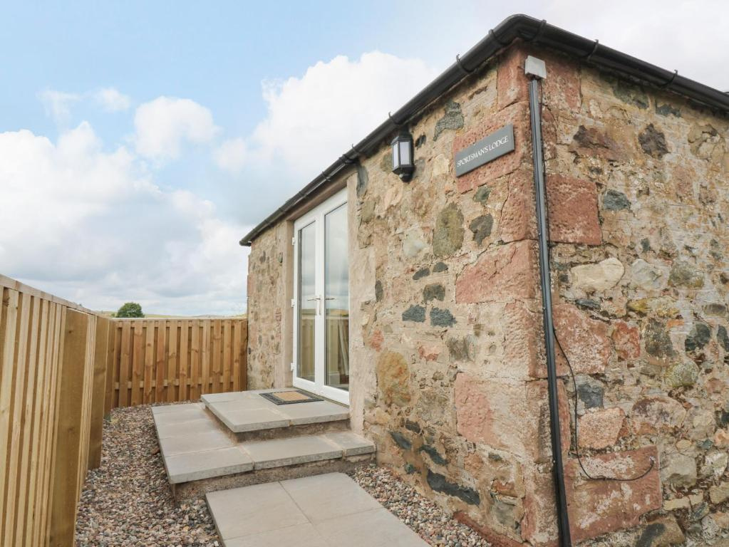 Sportsmans Lodge