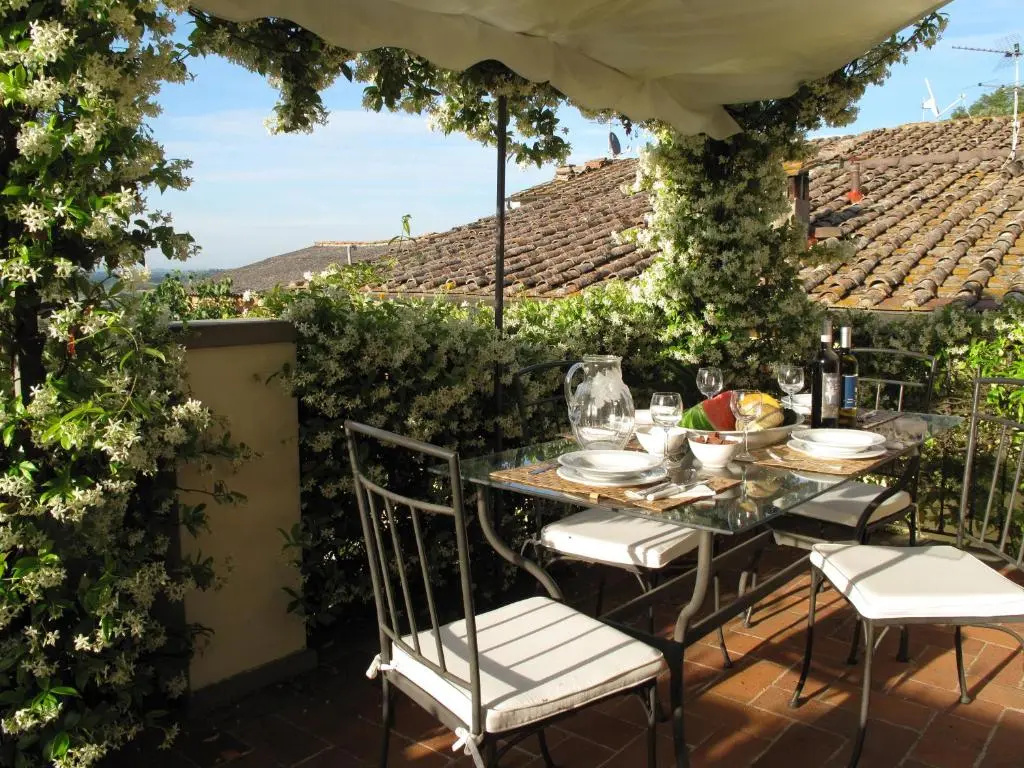Apartment with balcony