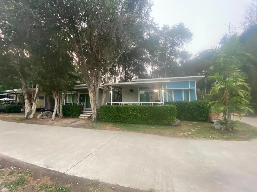 Deluxe Bungalow