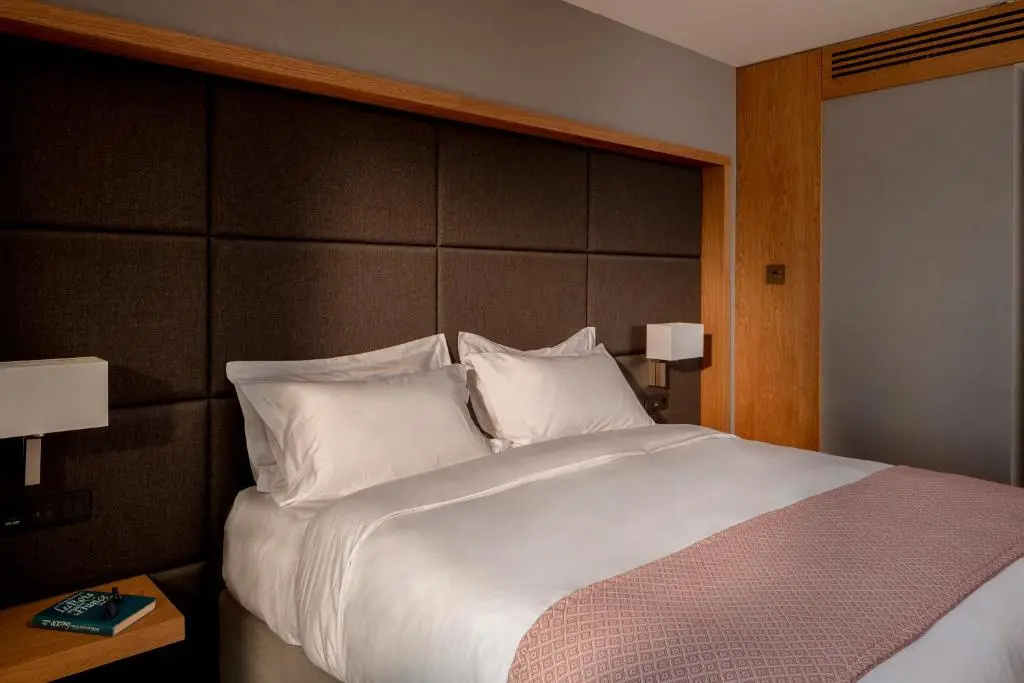 Standard Double room with harbour view (full double bed)