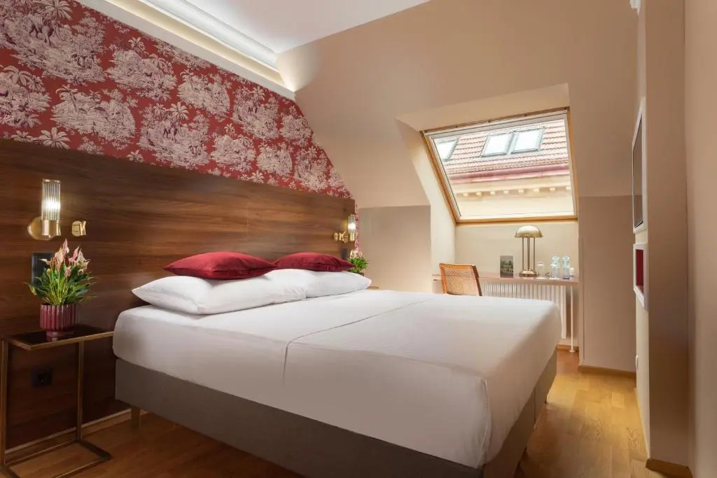 Standard Double Attic room (full double bed)