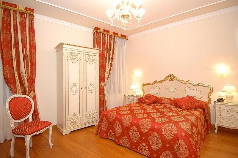 Classic Double room (full double bed) (queen size bed)