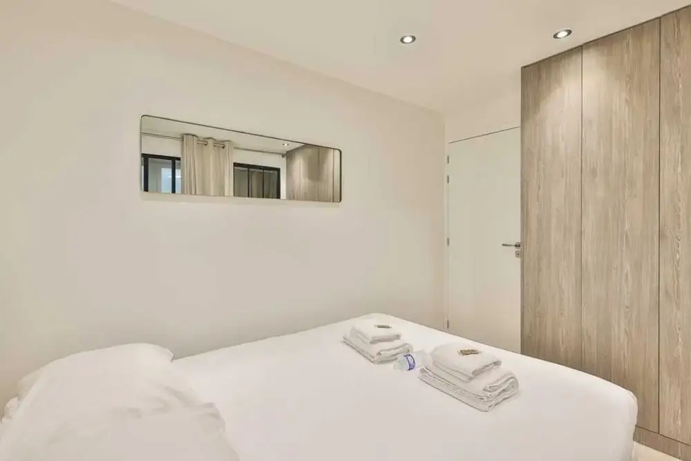 Newly Renovated Appartement Canal de L'ourq