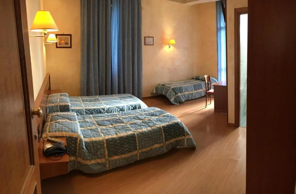 Hotel Holiday - Chambres